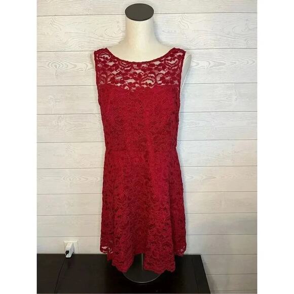 David’s Bridal layered lace Apple Red dress Size 14, NWT - Picture 1 of 6